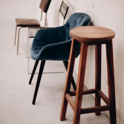 Tabouret haut, bois massif