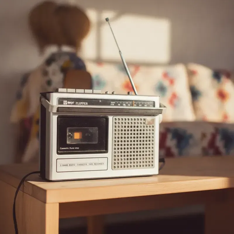Radio cassette vintage FM avec antenne