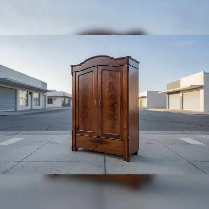 Grande armoire ancienne en bois massif