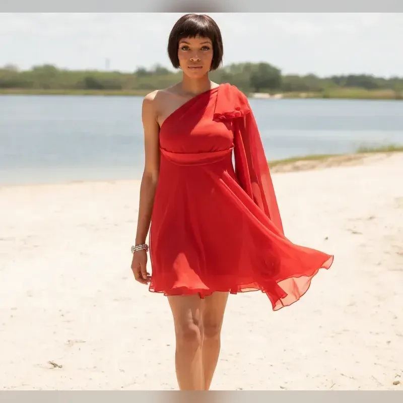 Robe rouge courte fluide