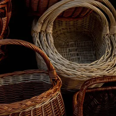 Panier en rotin tressé